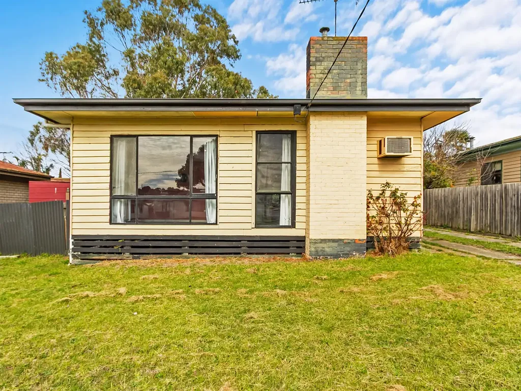 Morwell 2ਬੈੱਡਰੂਮ FOR SALE - 26 CHURCHILL ROAD MORWELL