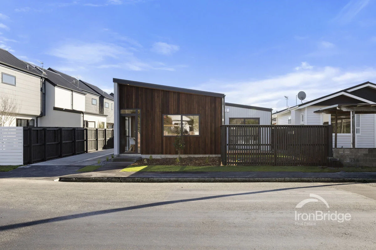 Somerfield 2 Bedroom Architectural Single Level Masterpiece
