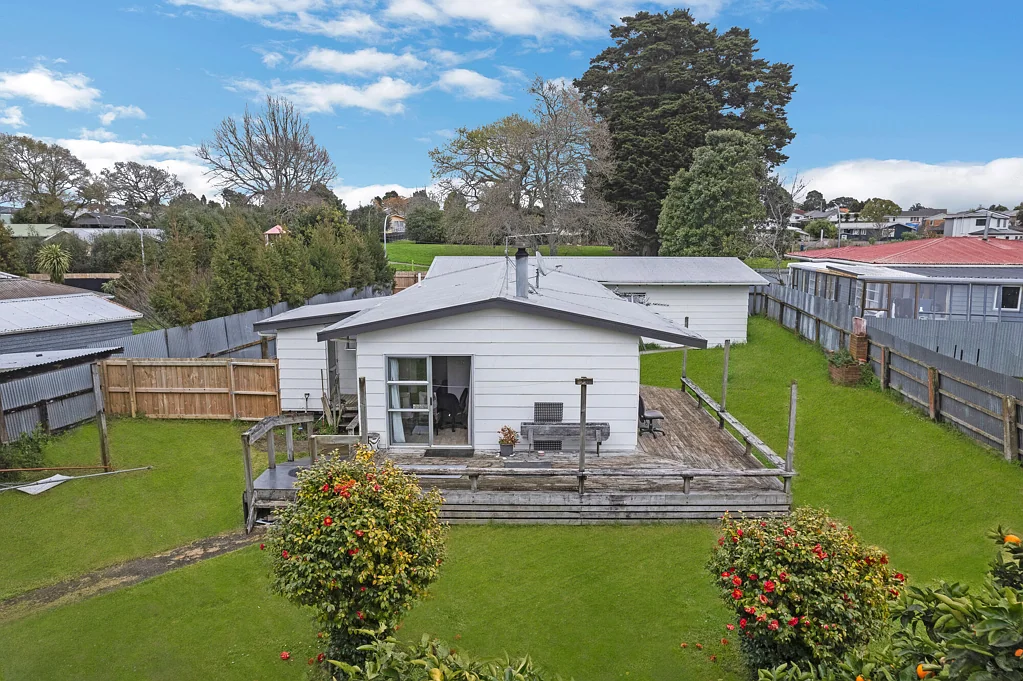 Pukekohe 5બેડરૂમ Generous Land, Family Space & Investment Potential