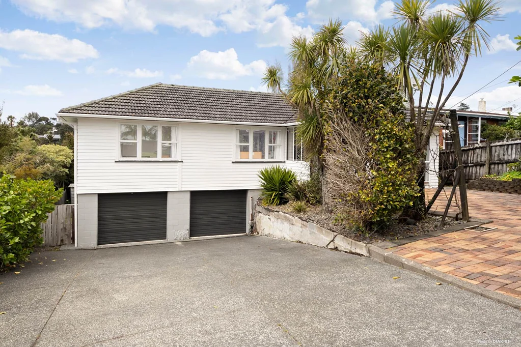 22 Avonleigh Road, Green Bay, Waitakere City, Auckland