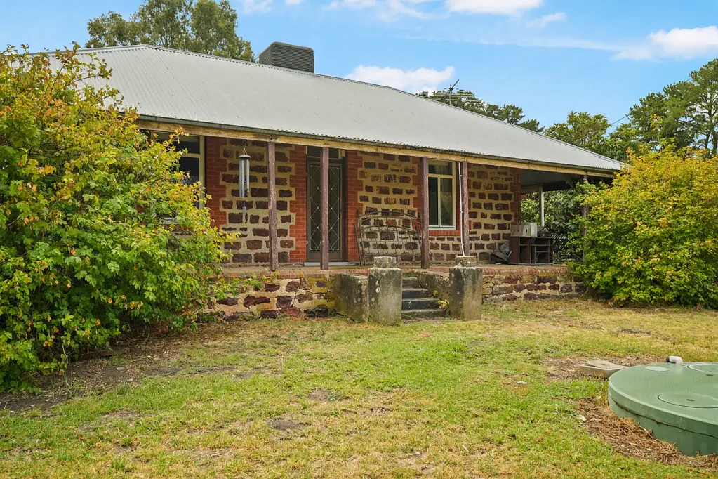 17 Winters Road, Williamstown, SA 5351