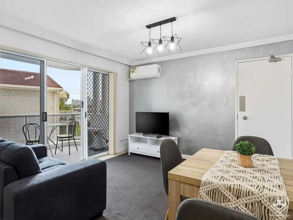 Stylish One-Bedroom on Chevron Island