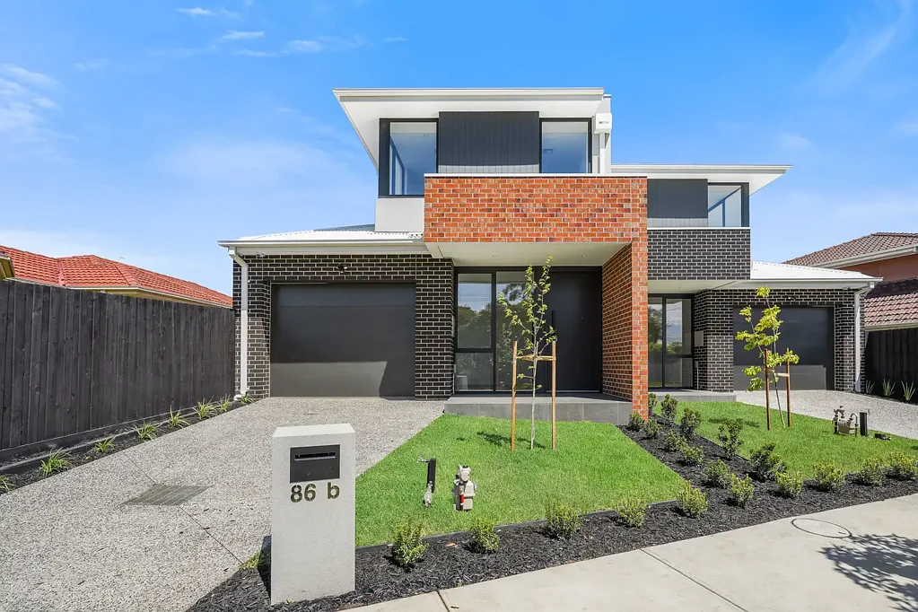 PREMIUM FOUR BEDROOM TOWNHOUSE