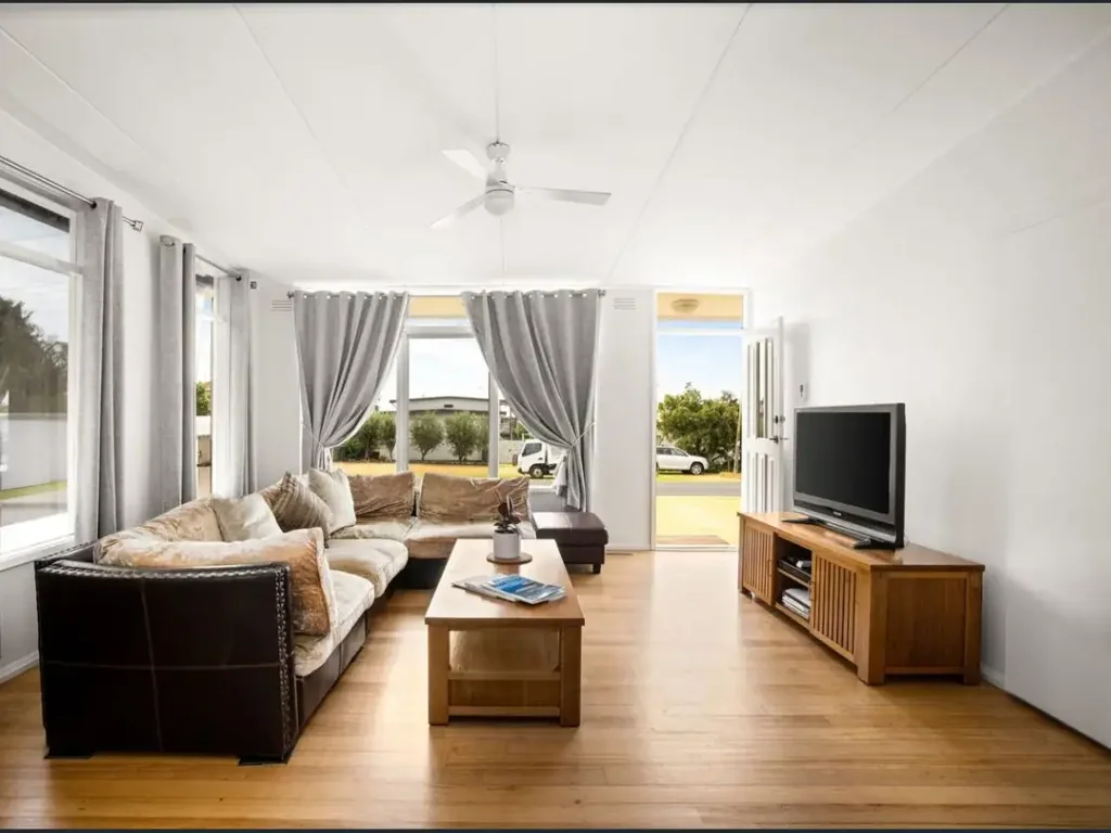 Portarlington 3Kwarto Character filled home with north facing views. Ready to move in!