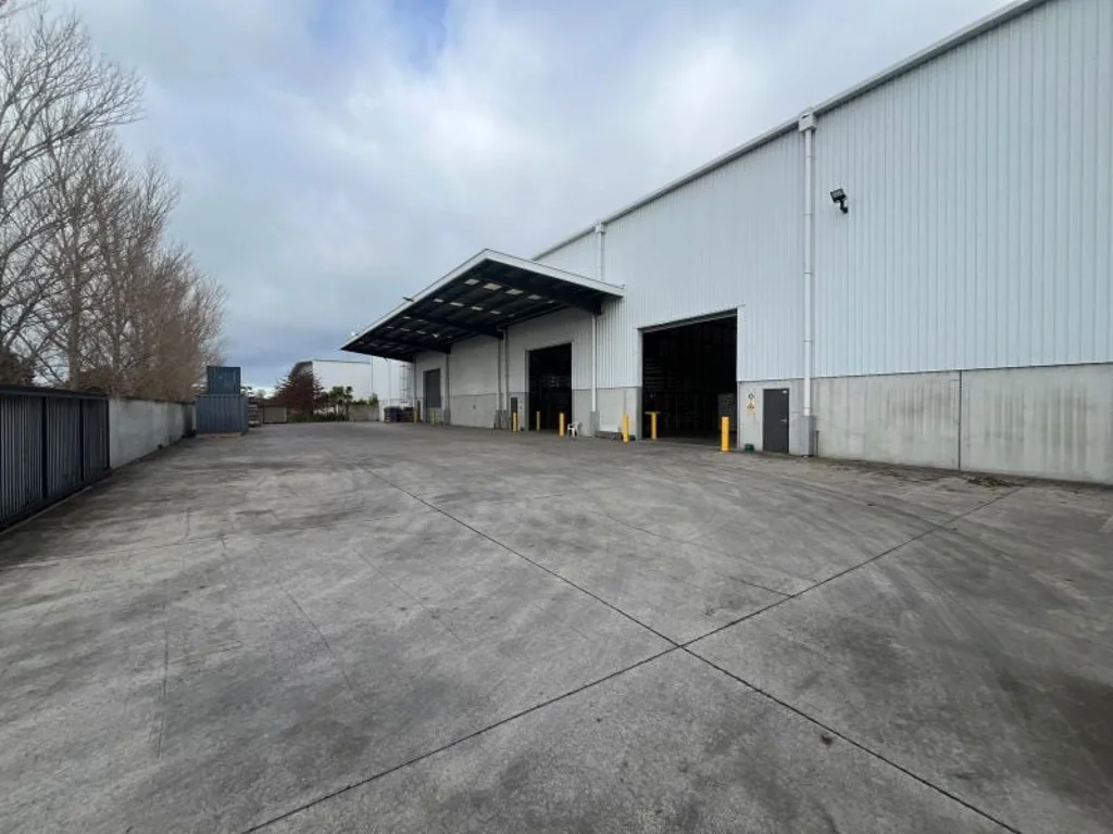 Mangere Half Racked Warehouse Facility | 2,541sqm