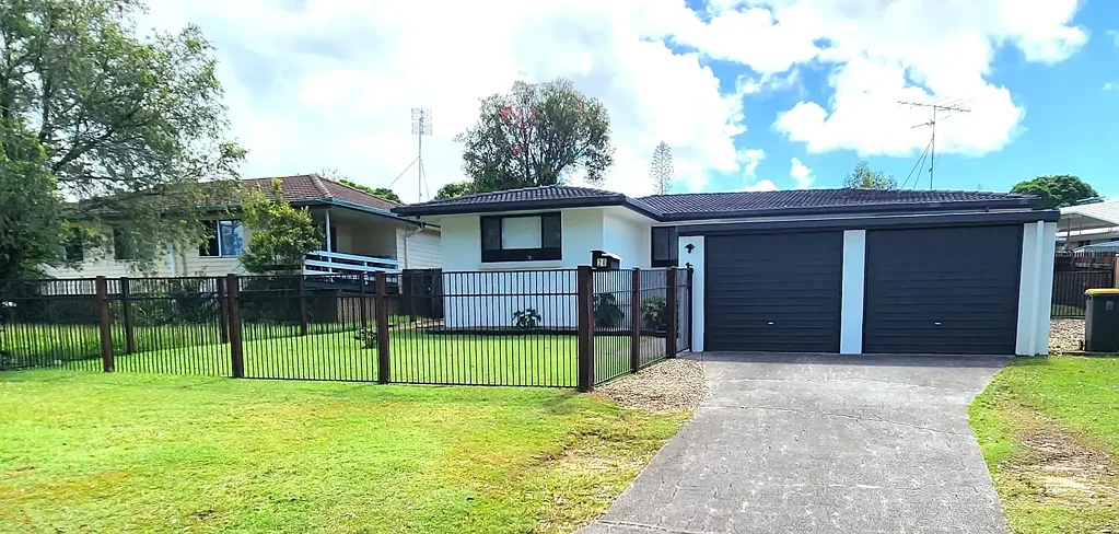 RENOVATED FAMILY HOME IN CENTRAL MAROOCHYDORE