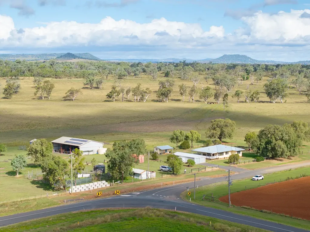 "White Gums" 7 Costello Road, Oakey, QLD 4401