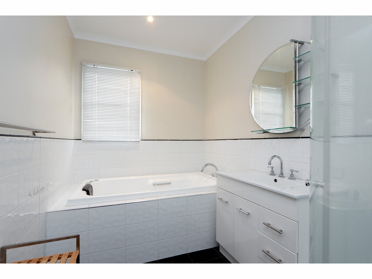 30 BUCKLEY ST, SALE VIC 3850, 0 habitaciones, 0 baños, House