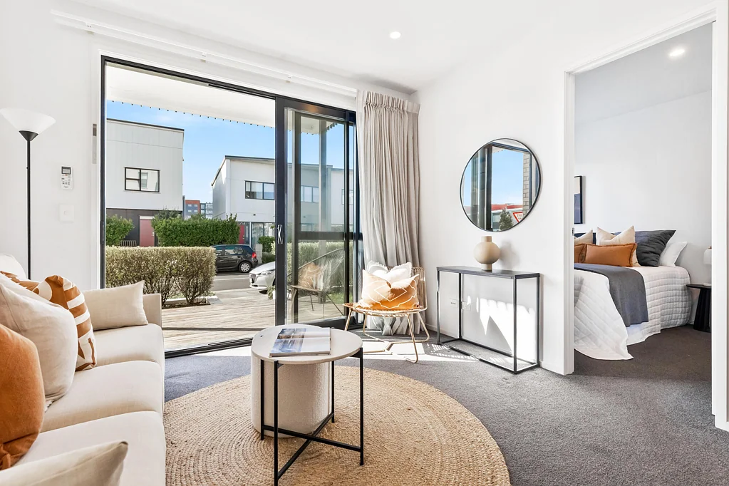 Hobsonville 1Phòng ngủ Ground floor 1 bed + study + secure car park!