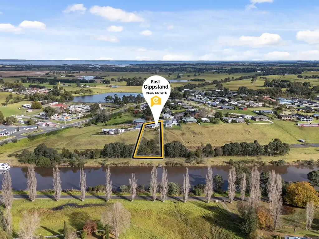 Swan Reach 5房  Private Riverfront Living with Deep Water Jetty on the Tambo River