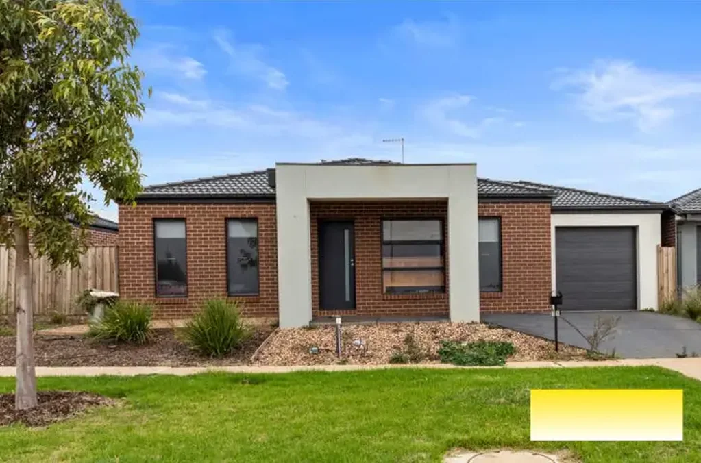 Step Into Modern Comfort at 18 Harker Esplanade, Tarneit!!!