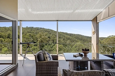 Middle Ridge 5 Slaapkamer Architectural Excellence with Breathtaking Escarpment Views