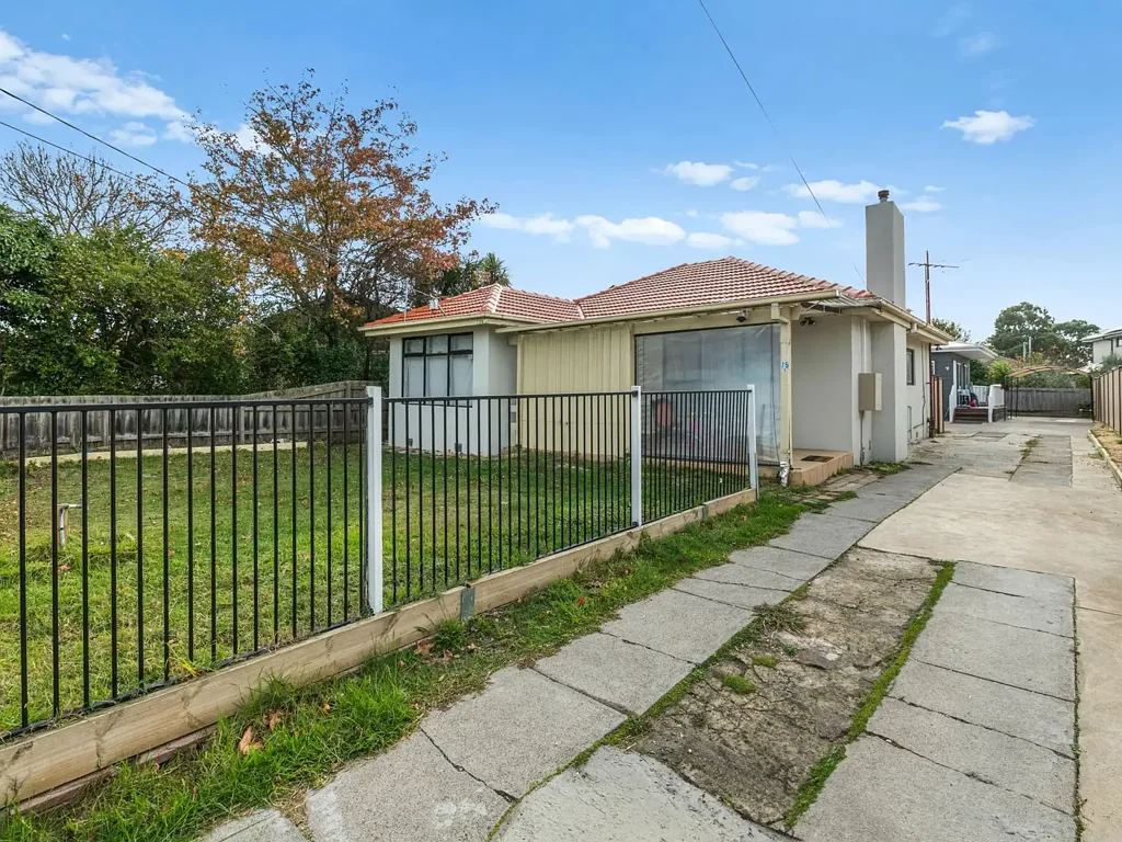 Exceptional 3 Bedroom Unit in Prime Springvale Location