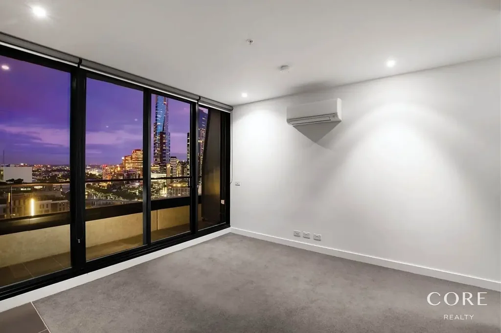 Unfurnished One-bedroom Apartment with Stunning River View