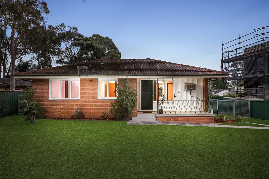 98 Freeman Street, Lalor Park, NSW 2147