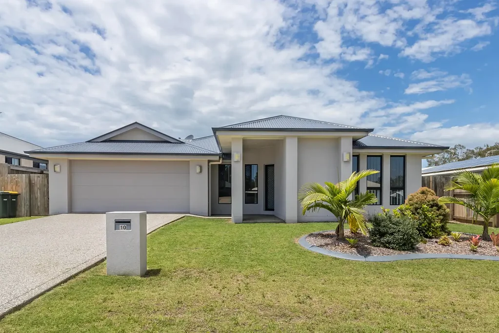 BEAUTIFUL HOME IN PRESTIGIOUS AREA