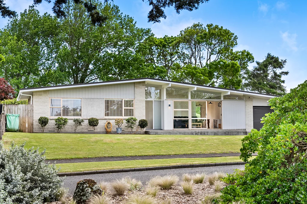 Pukekohe 3ਬੈੱਡਰੂਮ Huge Potential in Great Location!!!