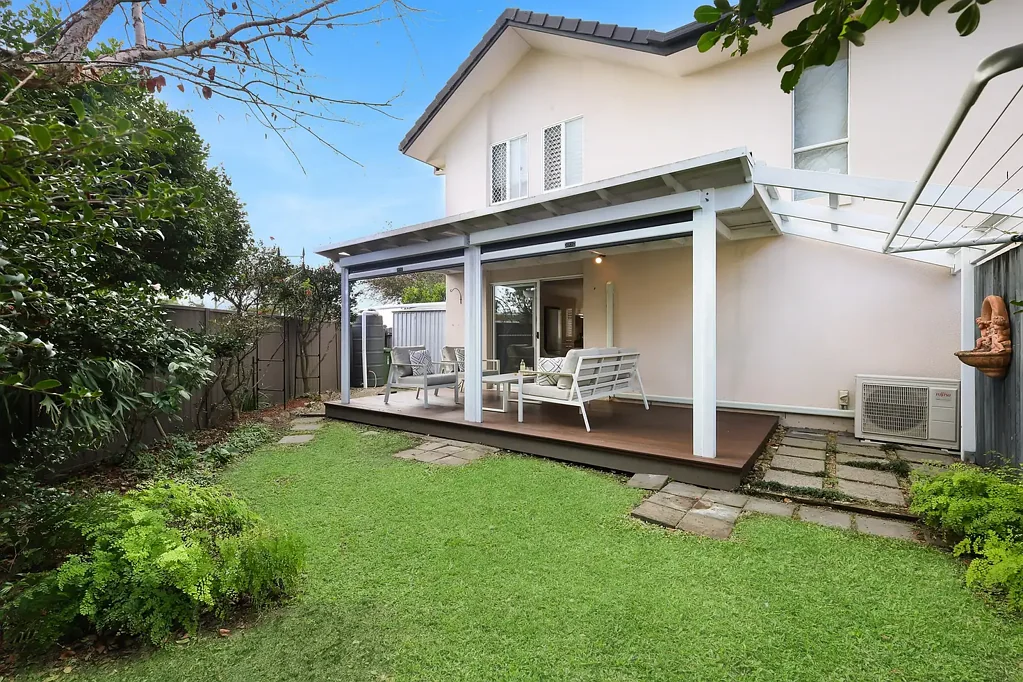 Benowa 2कमरा NEATEST ONE IN THE COMPLEX | 2 BEDROOM TOWNHOUSE