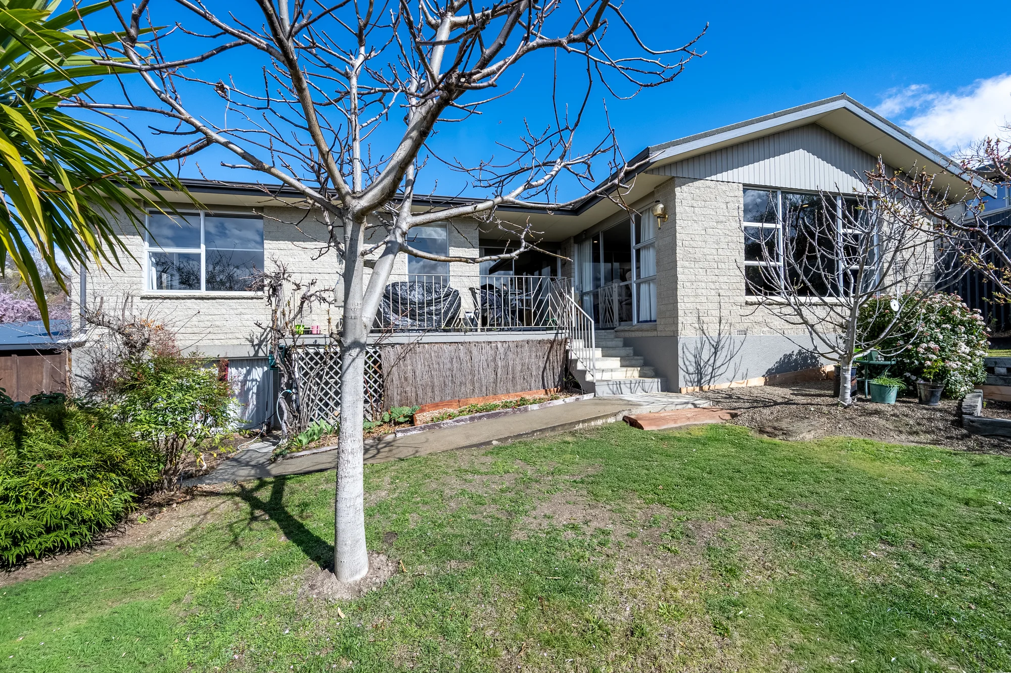 Alexandra 2 Bedroom Private, Peaceful & Full of Possibilities