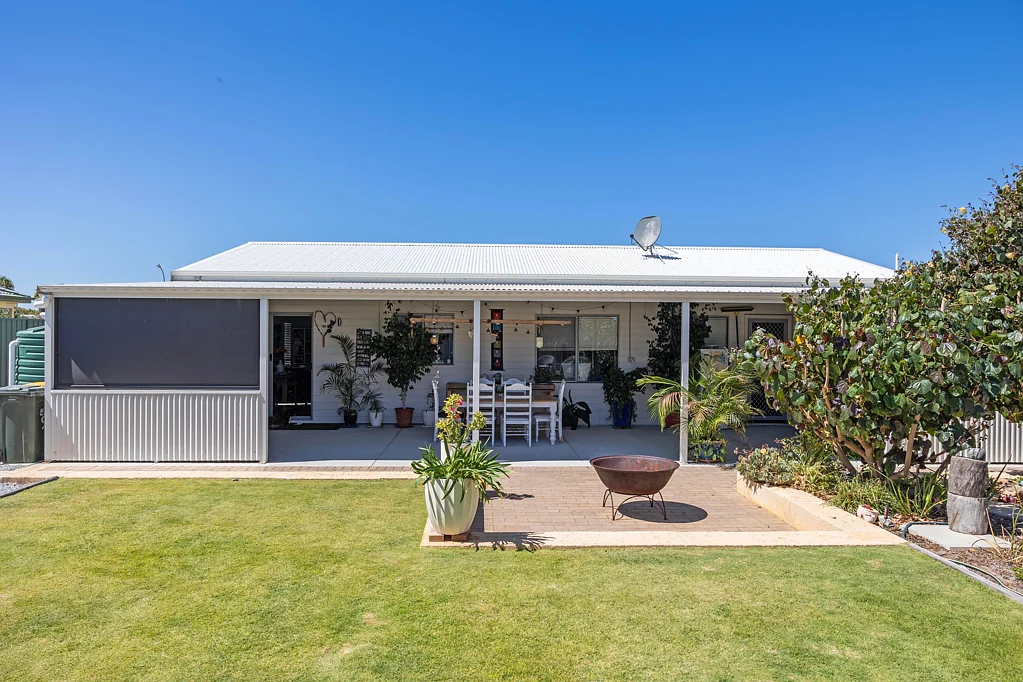 9 Hunter Crescent, Green Head, WA 6514