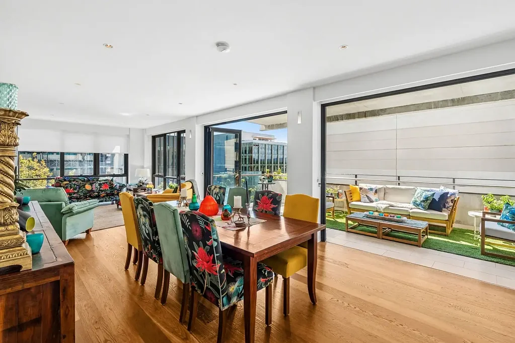 Barton 3房  Palatial Three Bedroom Home