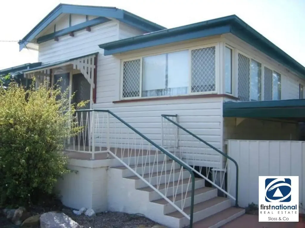 Spacious timber home in Winton St