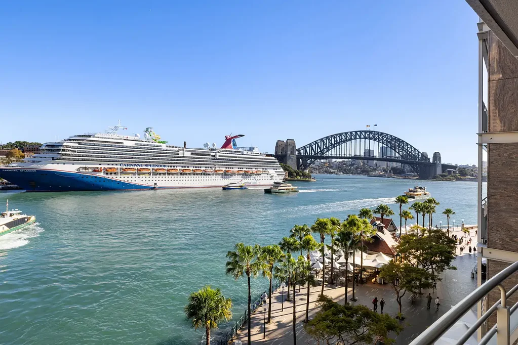 Executive Fully Furnished City Living in a Prime Sydney CBD Location
