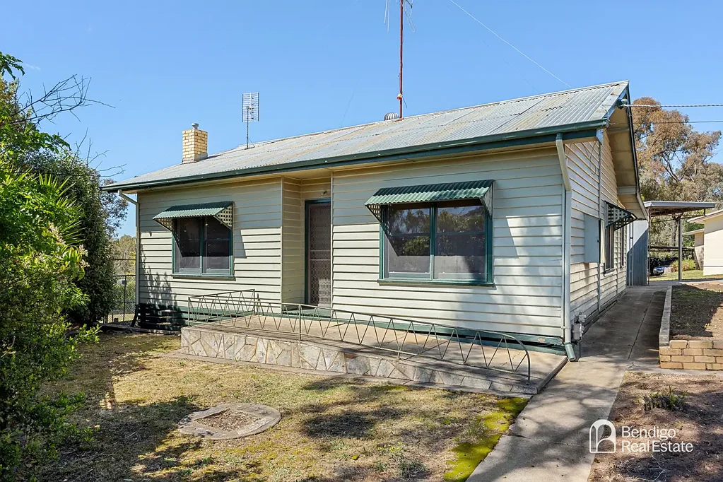 Exterior - 21 Kendall Street, Spring Gully, VIC 3550