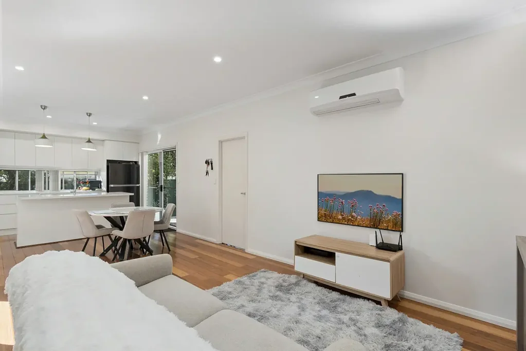 Dapto 3房  Generous Townhouse Living