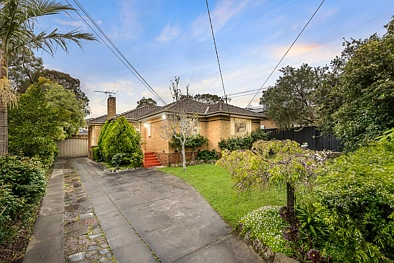 Mitcham 3कमरा Classic Family Comfort on 564sqm with Generous Garden Space