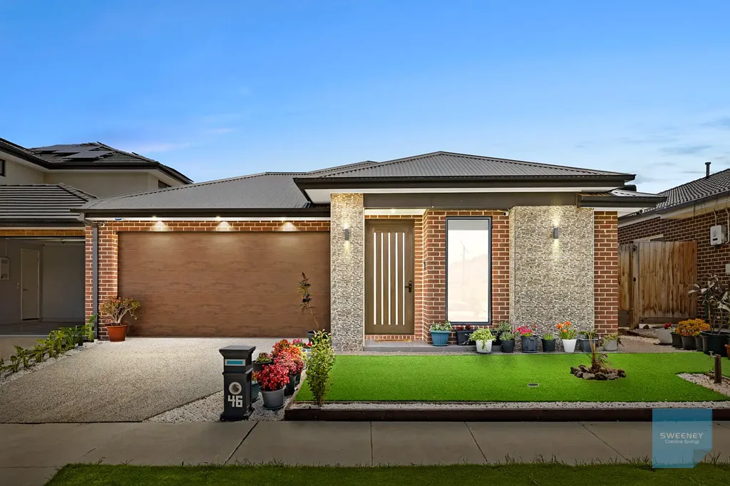 Fraser Rise 4ห้องนอน Modern Family Excellence with Two Master Suites