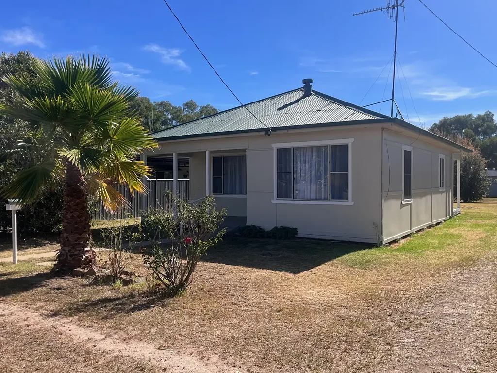 Coonabarabran 2房  Why Pay Rent !!  Investors, First Buyers ....