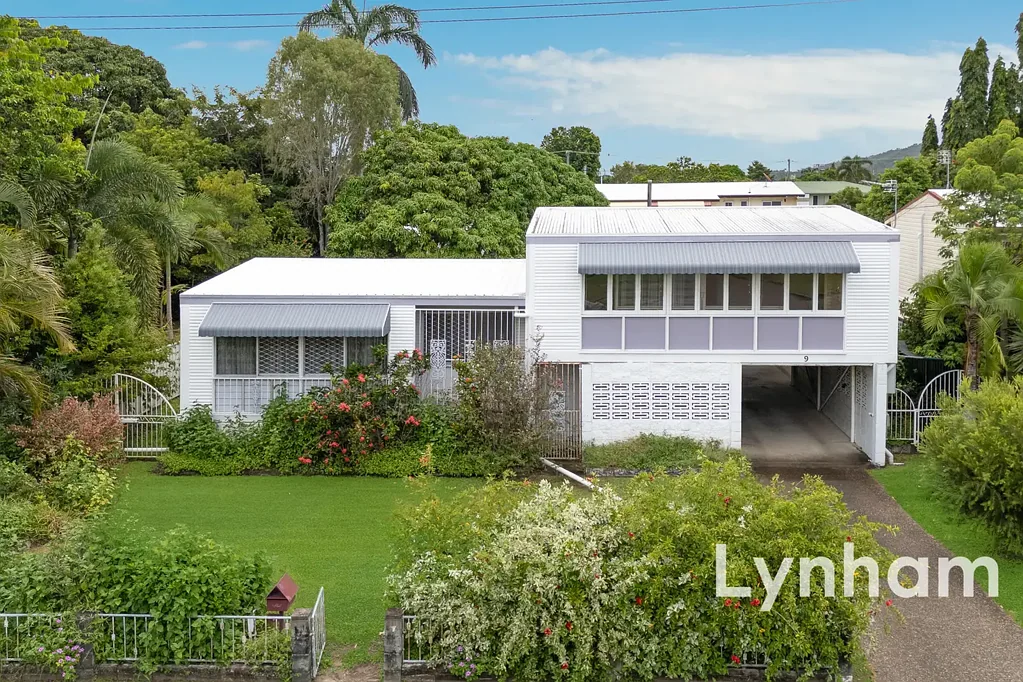 Cranbrook 4 Bedroom Centrally located large and original family home on 895 m2