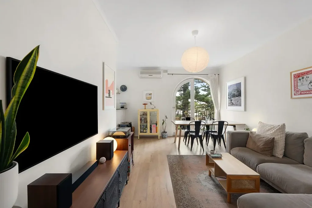 Glenelg South 2Zimmer Your shortcut to sand, sunsets, and seriously easy living…