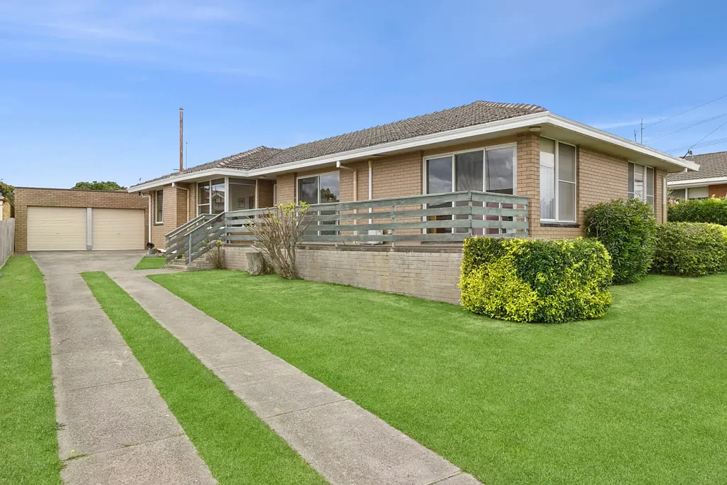 Leopold 4房  Cherished 70s Classic - A Family Treasure Offering Space to Live, Grow, and Build Your Home Business