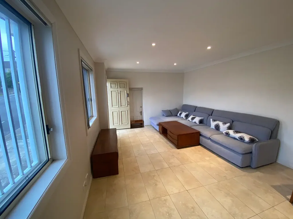 Spacious one-bedroom with modern living, The landlord pays for water bill, electricity bill and gas bill.