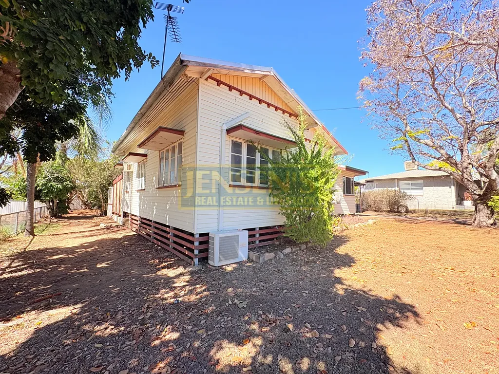 Charters Towers City 4房  Character, Space & Lifestyle on a Huge 1,107m² Block