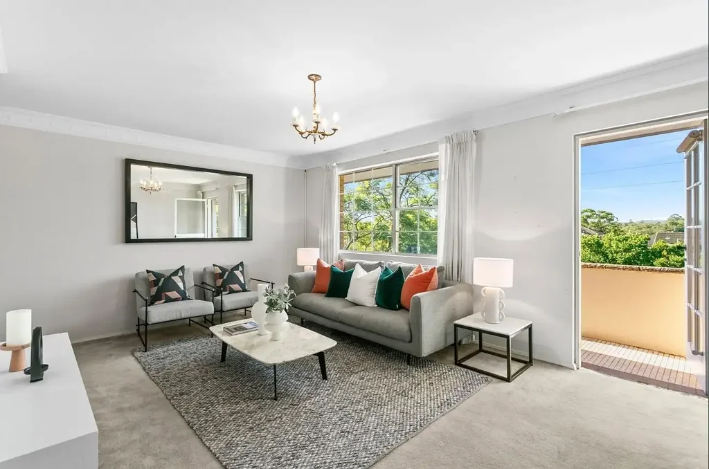 Rare Opportunity: Three Bedrooms Two Bathroom Close to Station