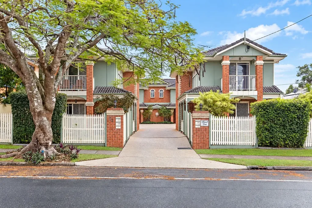 Clayfield 3ਬੈੱਡਰੂਮ Large Boutique Townhouse with Opportunity to Purchase Furnished!