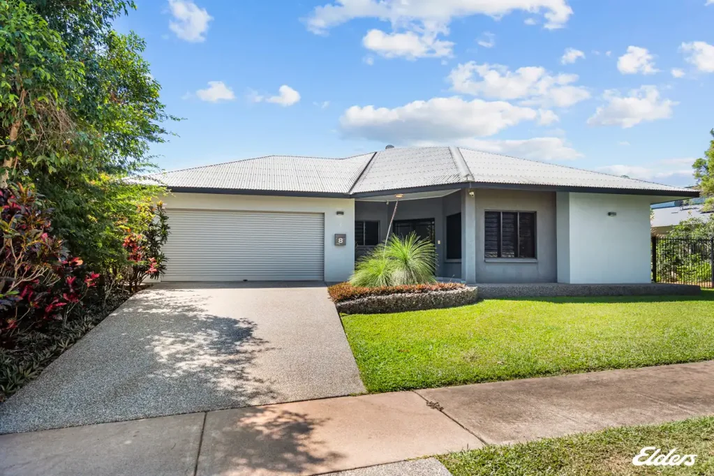 Johnston 4Moenga SPACIOUS CUSTOM-BUILT ENTERTAINER!