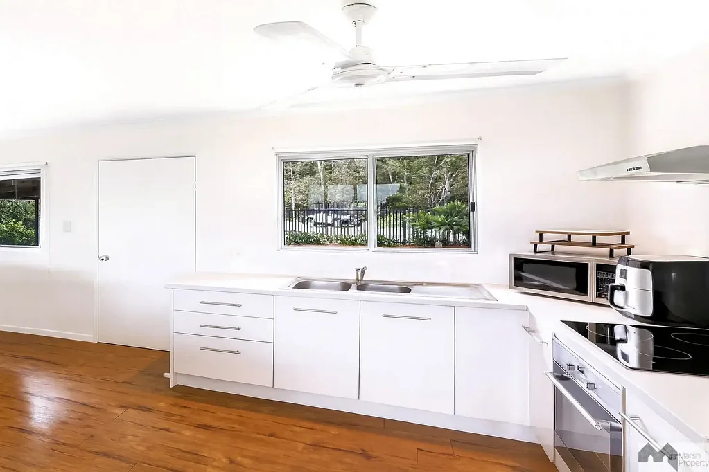 Machans Beach 4房  TWO LEVEL DUAL LIVING ON ABSOLUTE BEACHFRONT