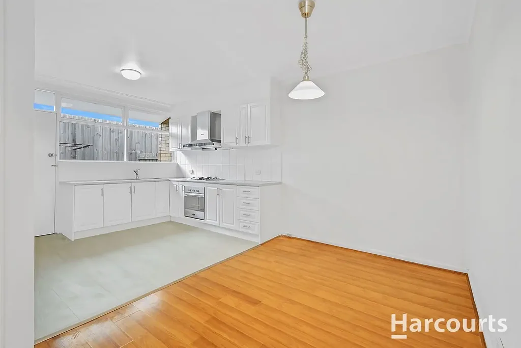 Mont Albert North 2 Bedroom Short Walk to Box Hill from this Bright and Modern Unit