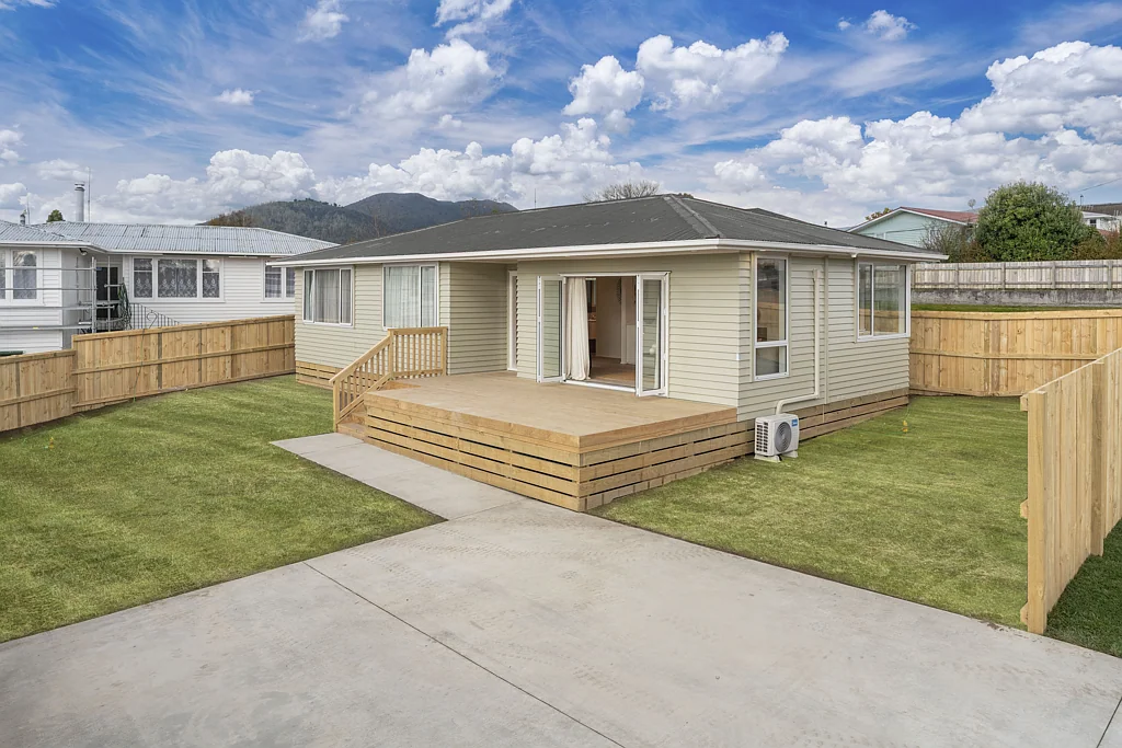 Tauhara 3房  Easy Living with Modern Touches and North-Facing Deck