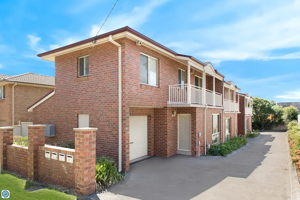 Ideal Townhouse!