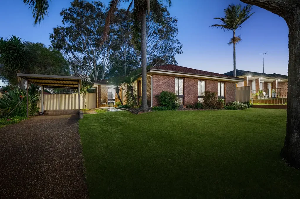 31 Hamlet Crescent, Rosemeadow, NSW 2560
