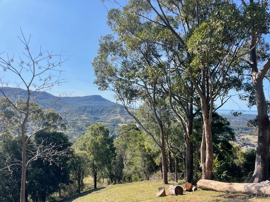 Mount Kembla 5कमरा Eco-Friendly, Off-grid. 10 acre Peaceful & Private Native Retreat : Unique escarpment location & 5 bed residence with 2nd dwelling option.