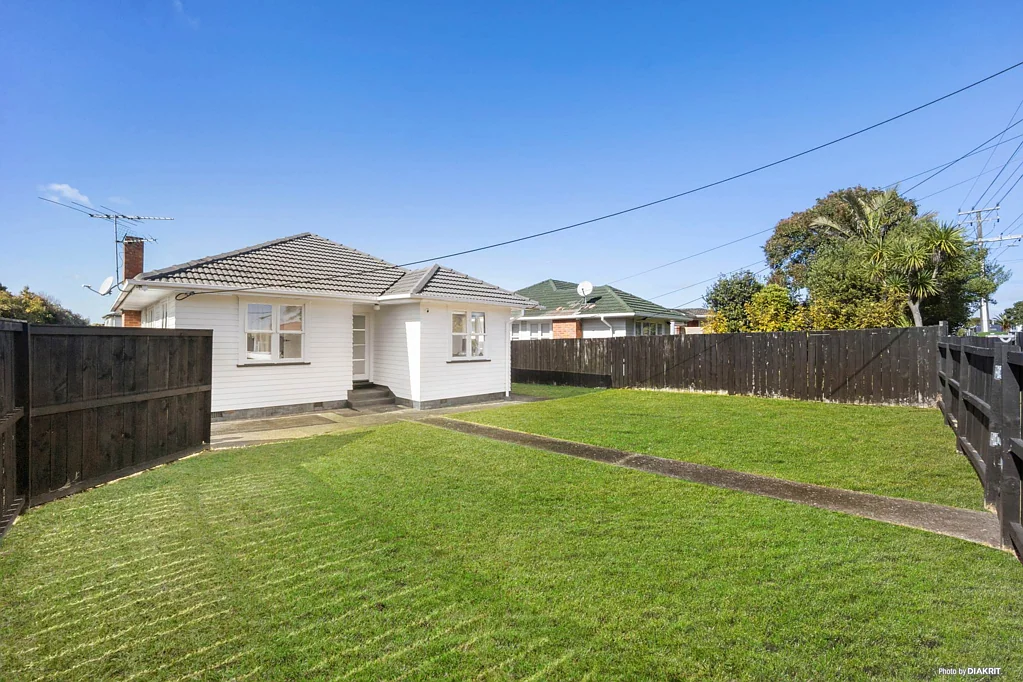 Te Atatu Peninsula 3 Bedroom Family Paradise! Enjoy the Peninsula Lifestyle!