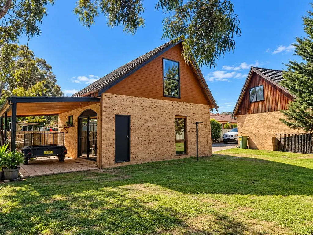 Thurgoona 5 Bedroom Architecturally Designed Chalet Style Home on Approx. 1,300m²