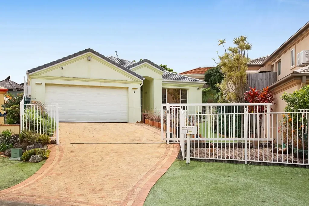 3 Maria Place, Ashmore, QLD 4214