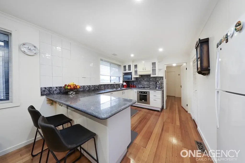 Albanvale 3 Bedroom Space for Everyone – Expansive Living Room, Separate Rumpus Room & Study!